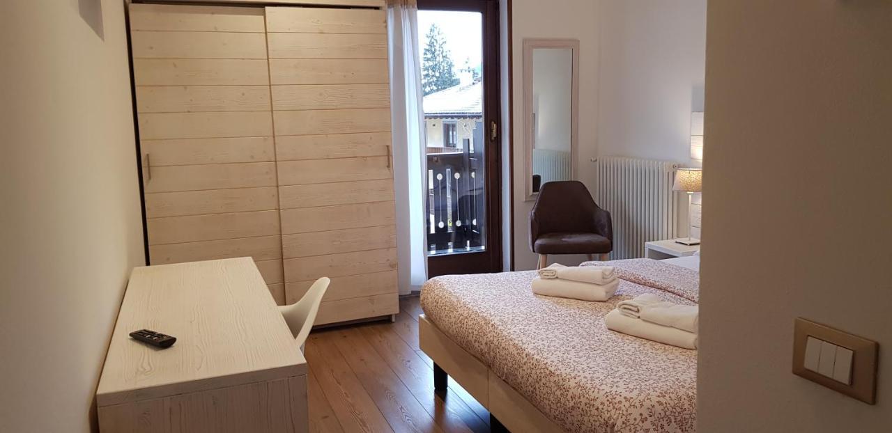 Garni San Lorenzo Pinzolo Bagian luar foto
